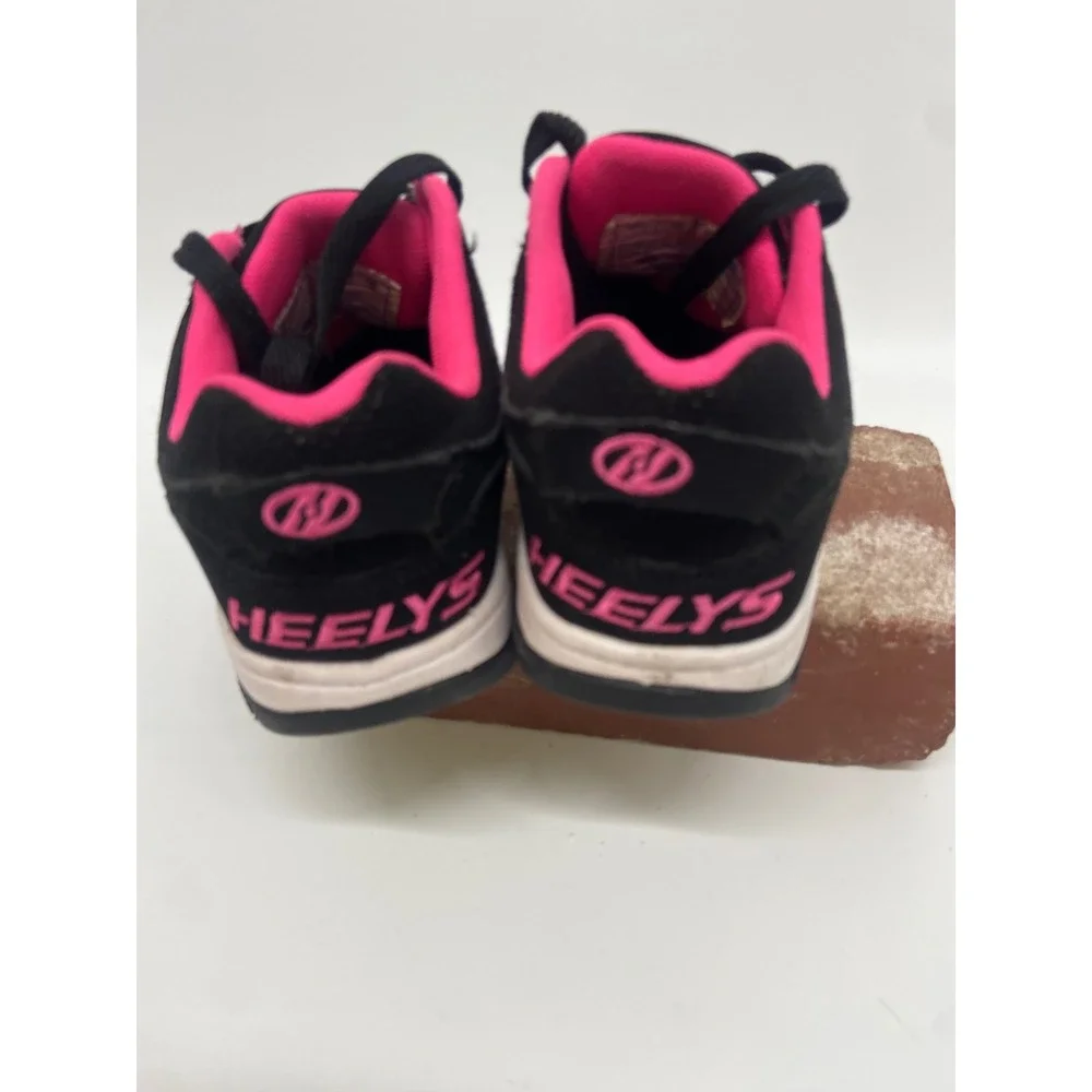 Heelys Kid's Black/ Hot Pink ‎ Low Top Roller Skate Sneakers with Wheels Size Y1